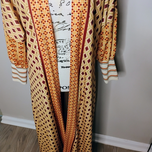 Geometric Patterned Long Cardigan - Picture 2 of 4